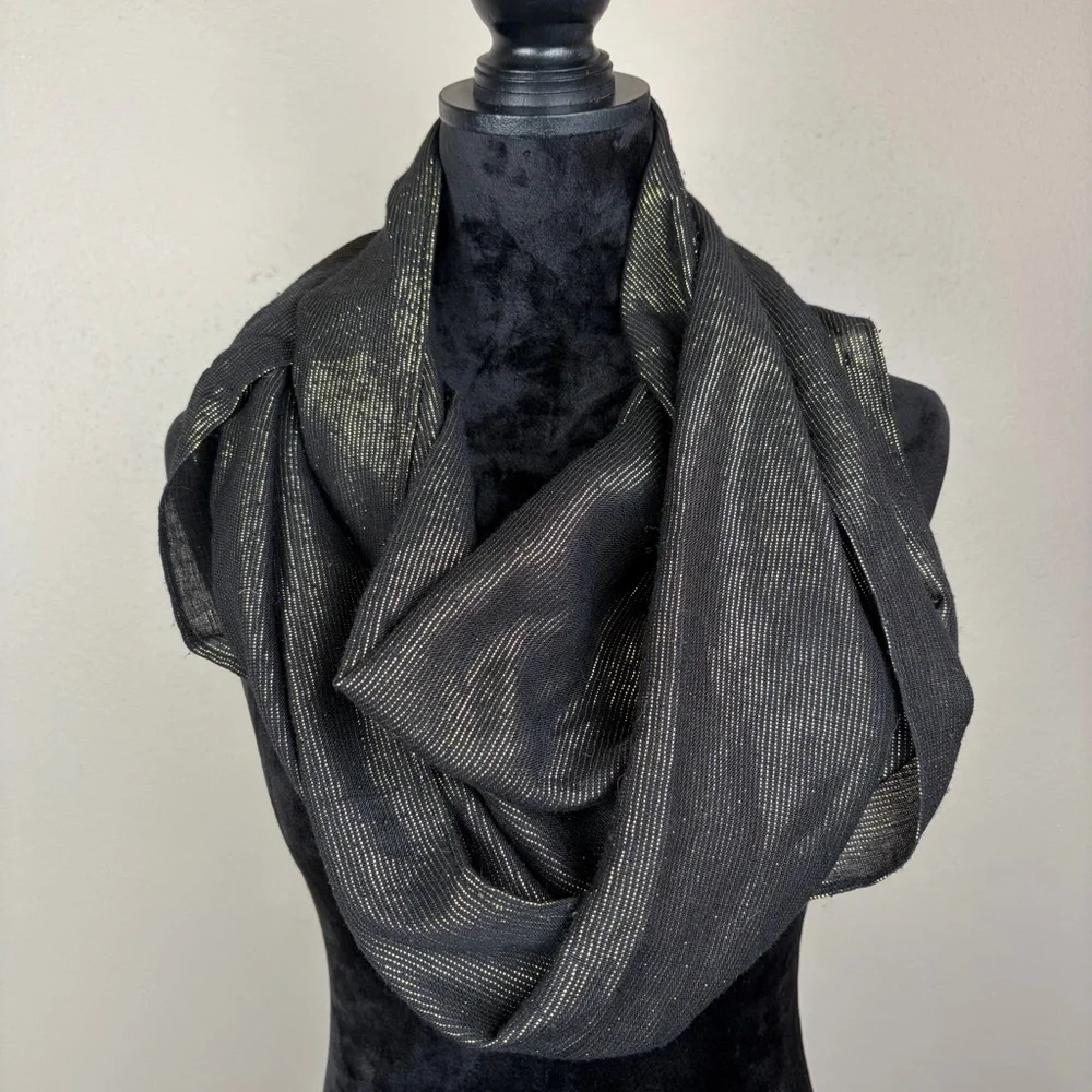 Gold Metallic Black Infinity Scarf EUC Shimmer Evening Wrap Sparkle Loop Knit
